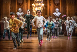 Students from Smedshags School discover The Magical House with Young at the Opera, Royal Swedish Opera. Photographer: Markus Gårder